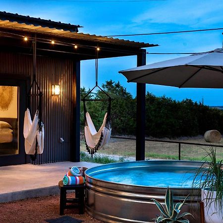 Villa Container Haus Pet Friendly With Cowboy Pool Fredericksburg Esterno foto