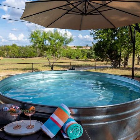 Villa Container Haus Pet Friendly With Cowboy Pool Fredericksburg Esterno foto