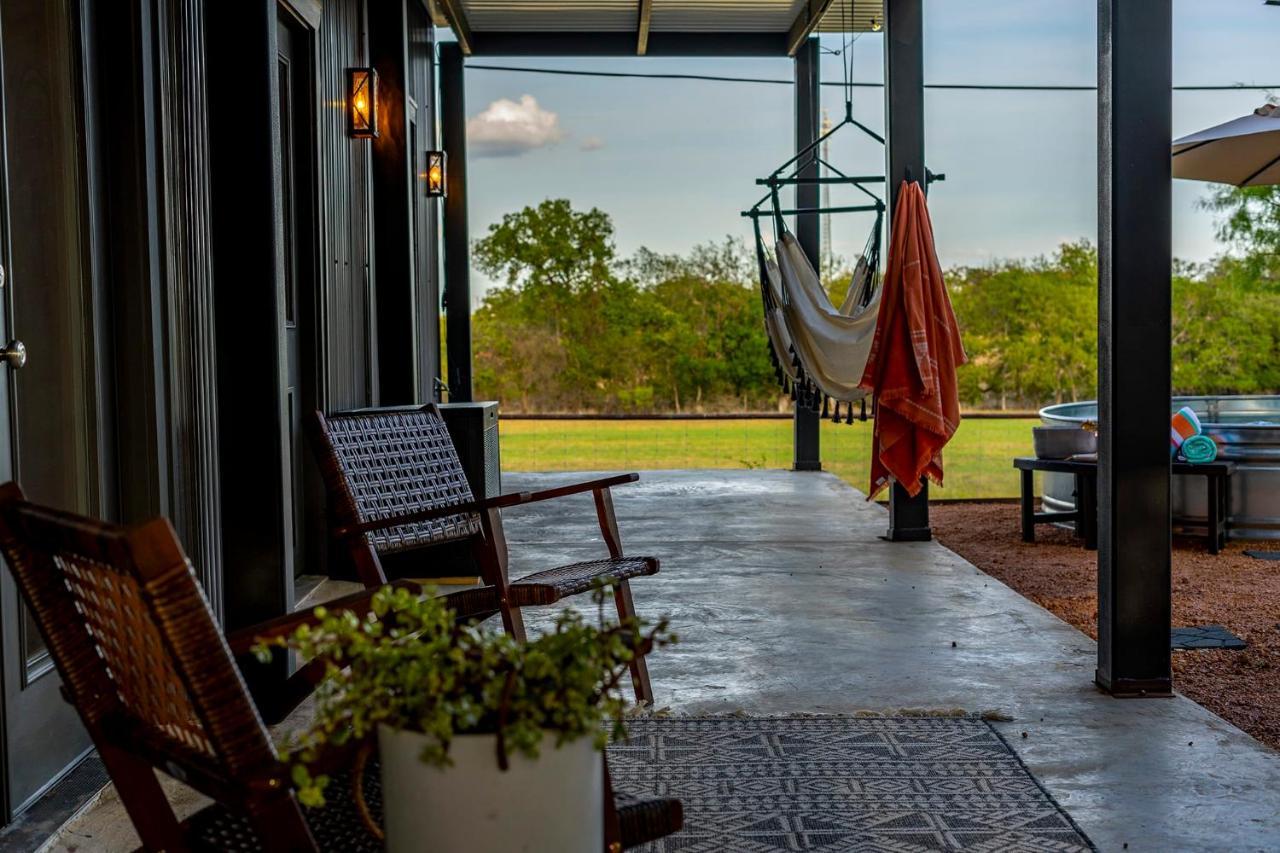 Villa Container Haus Pet Friendly With Cowboy Pool Fredericksburg Esterno foto