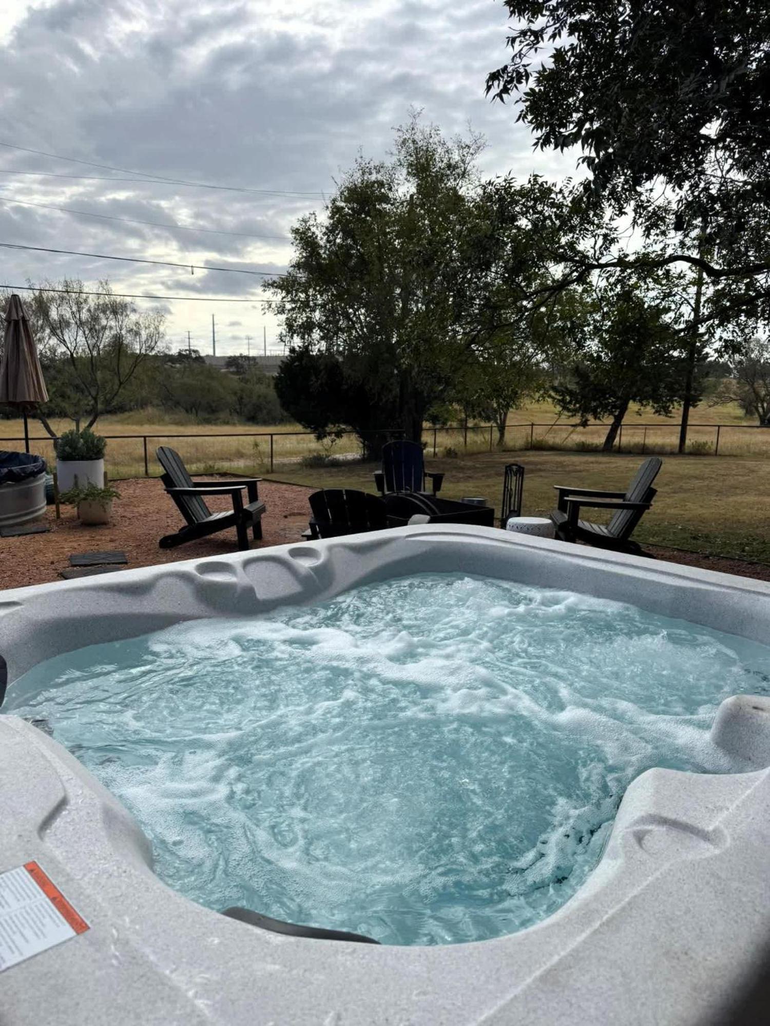 Villa Container Haus Pet Friendly With Cowboy Pool Fredericksburg Esterno foto