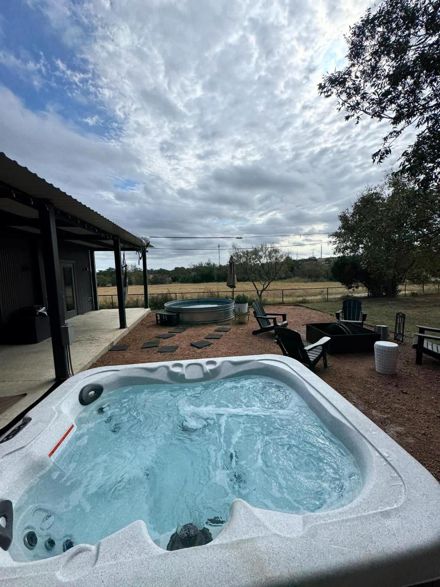 Villa Container Haus Pet Friendly With Cowboy Pool Fredericksburg Esterno foto